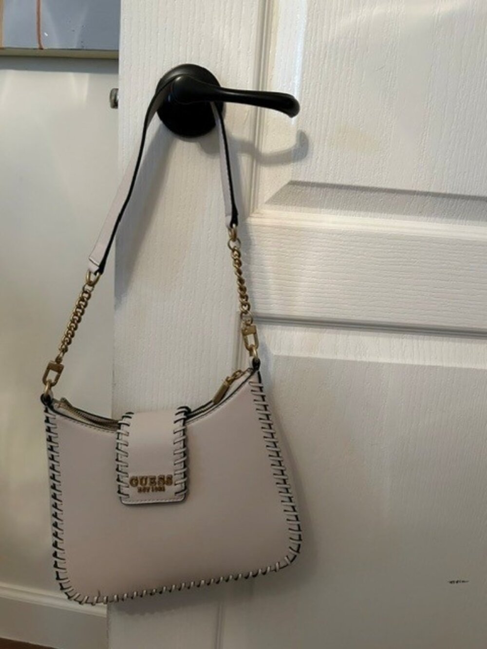 Guess Off White Small/Medium Purse